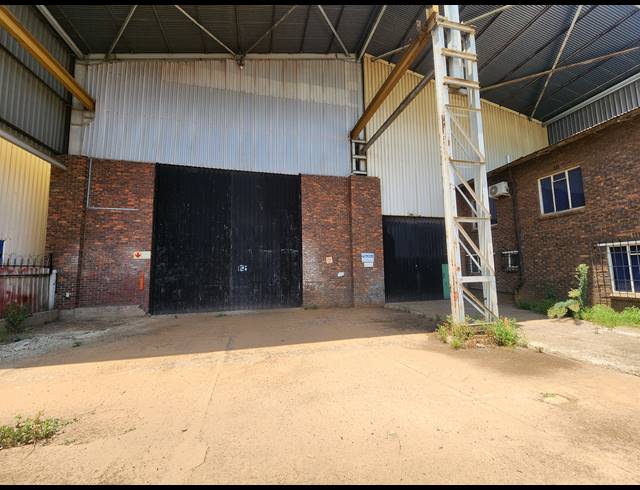 2,400M² WAREHOUSE TO LET IN WADEVILLE